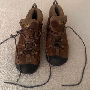 KEEN Waterproof Hiking Boots Brown Outdoor Mid Ankle Women’s Size 8.5 Rugged